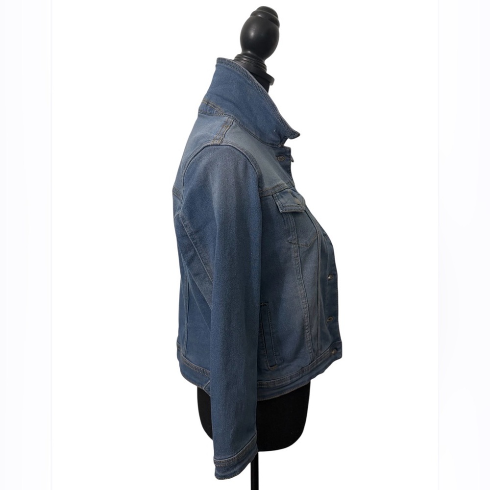 NWT Tahari Women's Blue Denim Jacket with Button Front Petite Small - Picture 3 of 8